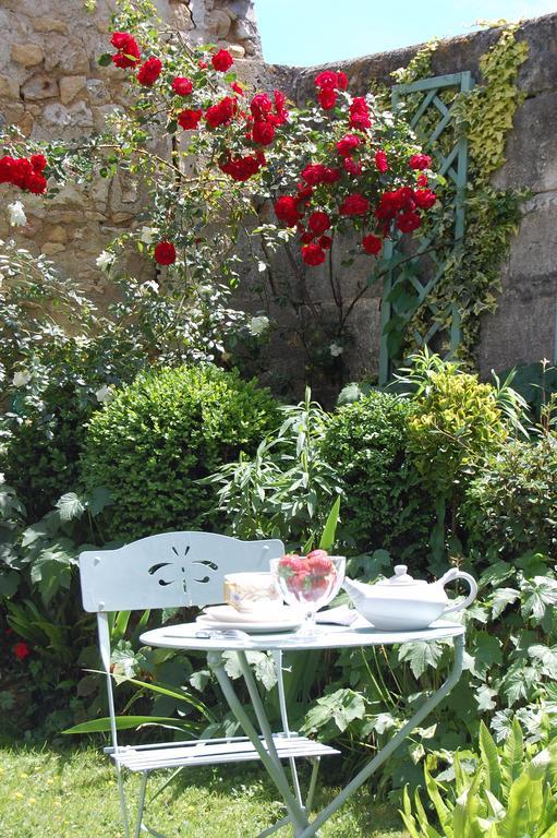 Bed and Breakfast Jardins Secrets Ангулем Экстерьер фото