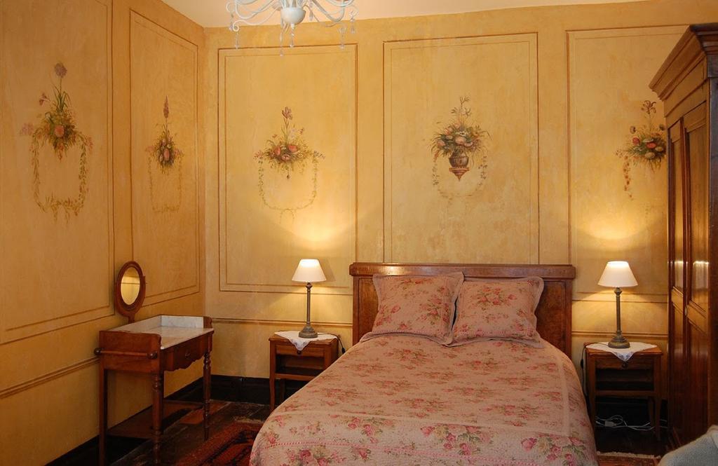 Bed and Breakfast Jardins Secrets Ангулем Экстерьер фото